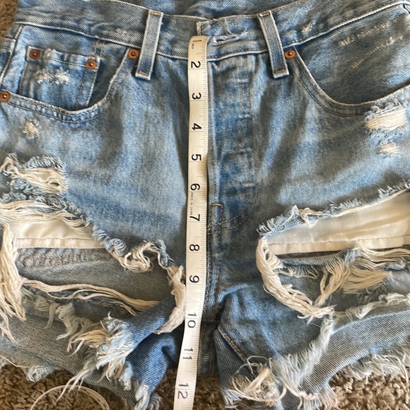 Levi’s premium 50 women’s distressed blue Jean shorts size 25 - Picture 7 of 7
